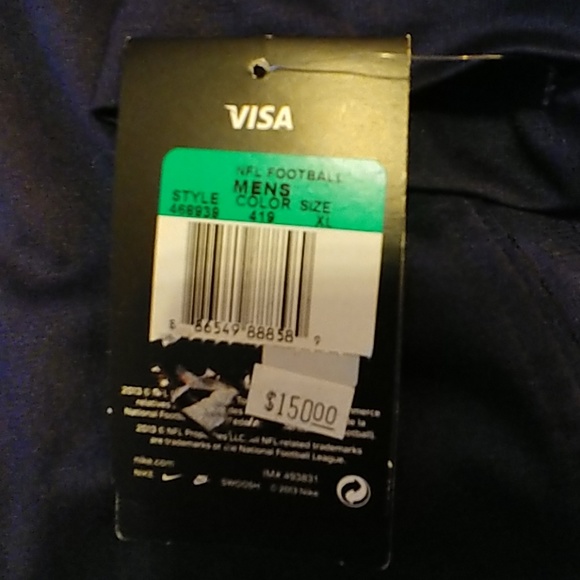 Nike - Picture 3 of 4